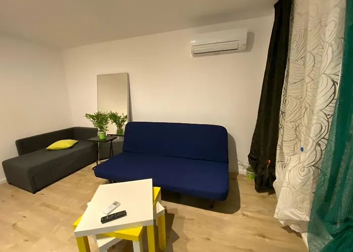 109-5 With Roof View